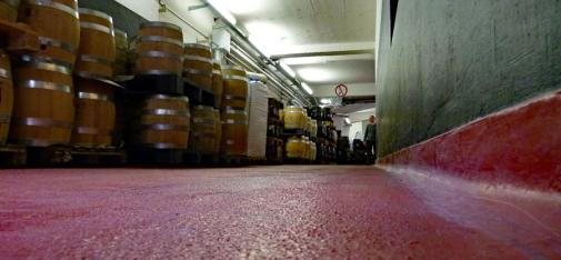 View inside a brewery: MC-DUR PowerCoat, the new PU/mineral hybrid floor from MC-Bauchemie, retains its functionality even with regular hot water and chemical cleaning. It also effectively withstands high point loads from pallets, etc., such as occur in a brewery. MC-DUR PowerCoat is an ideal floor covering for the food and chemical industries, in vehicle washing facilities and tank cleaning plants, and wherever floors are exposed to extreme conditions due to mechanical stress, aggressive substances and/or strong temperature fluctuations.